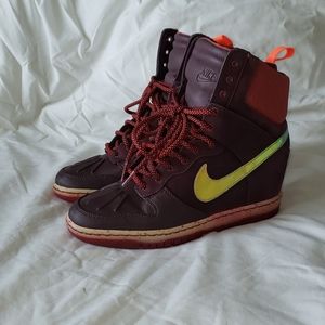 Women's Dunk Sky Hi Wedge Sneaker boot